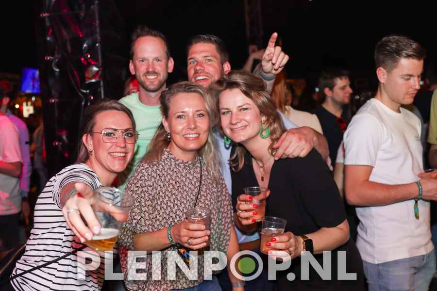 Publiek    Bezoekers (143)